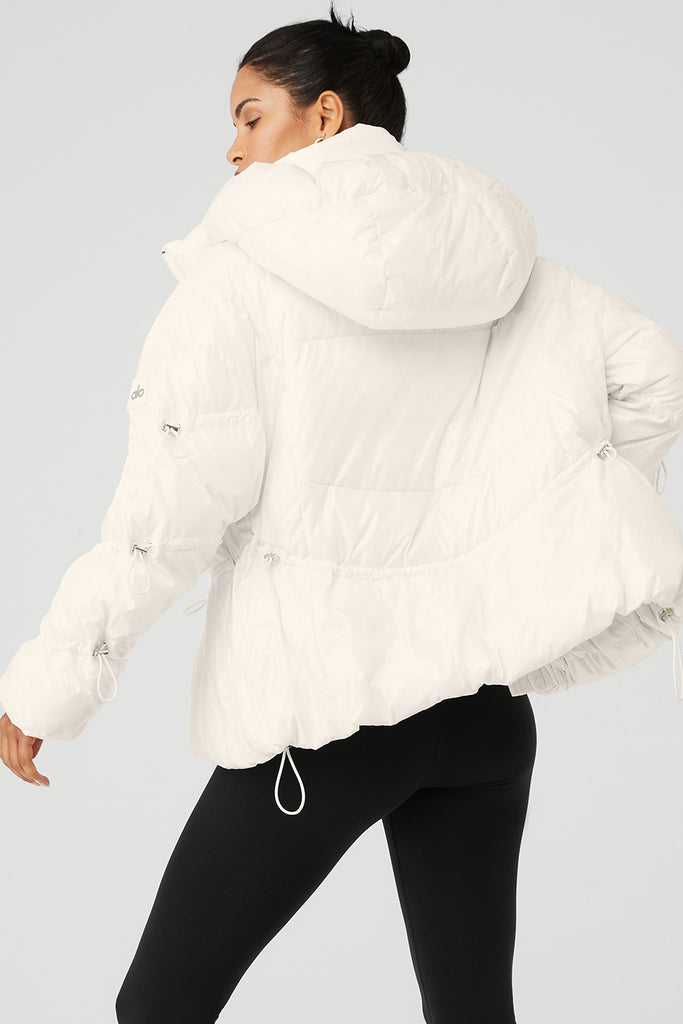 Bunda Puffer Alo Yoga Stunner Puffer Bílé | QIVBCNR-13