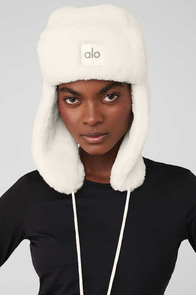 Klobouky Alo Yoga Faux Fur Polar Bílé | MIFZKUH-15