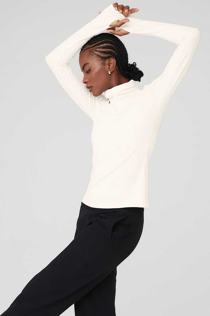 Long Sleeve Alo Yoga Alosoft Refine Turtleneck Bílé | XBCNIDH-46