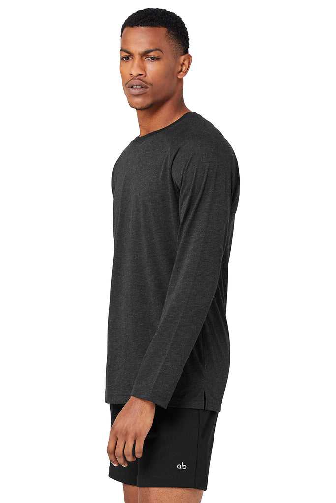 Long Sleeve Alo Yoga Triumph Tee Černé | QZCVFBT-35