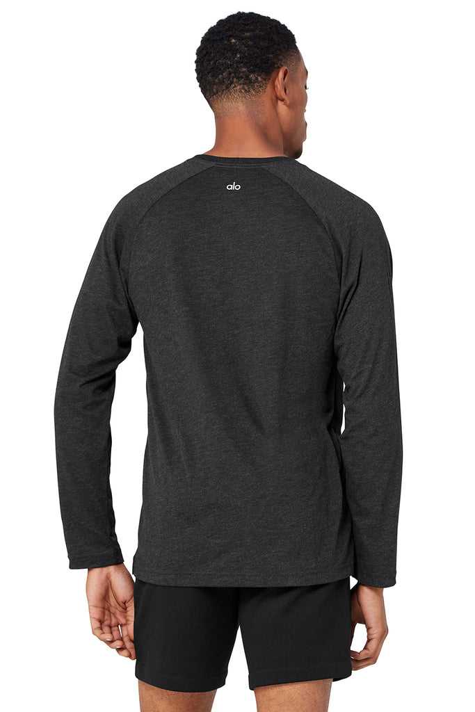 Long Sleeve Alo Yoga Triumph Tee Černé | QZCVFBT-35