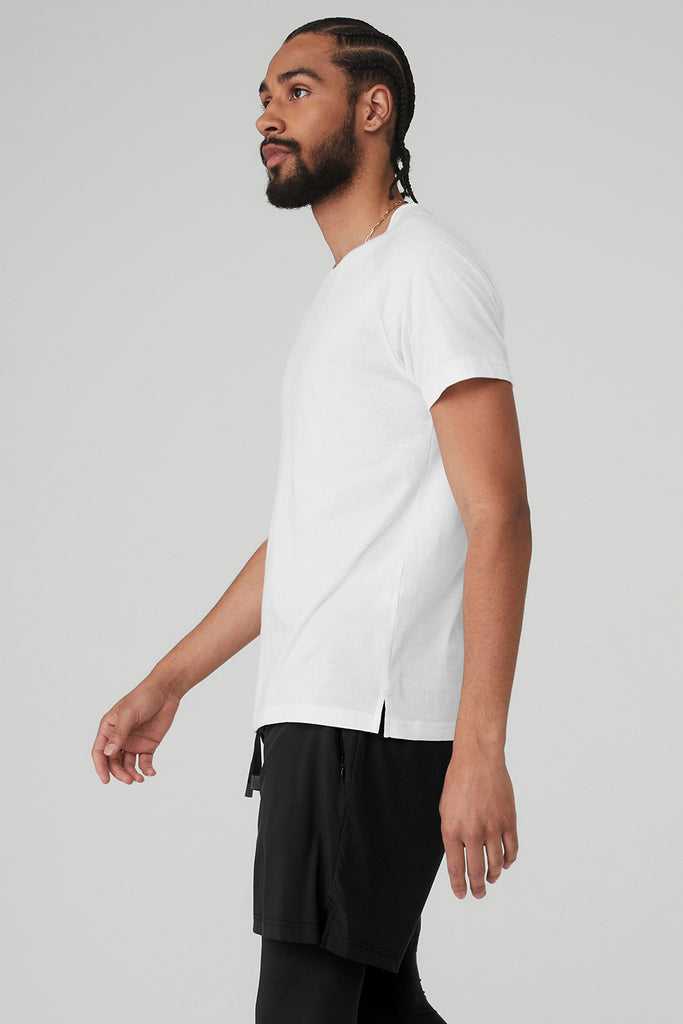 Short Sleeve Alo Yoga The Triumph Crew Neck Tee Bílé | NFXLBEK-10