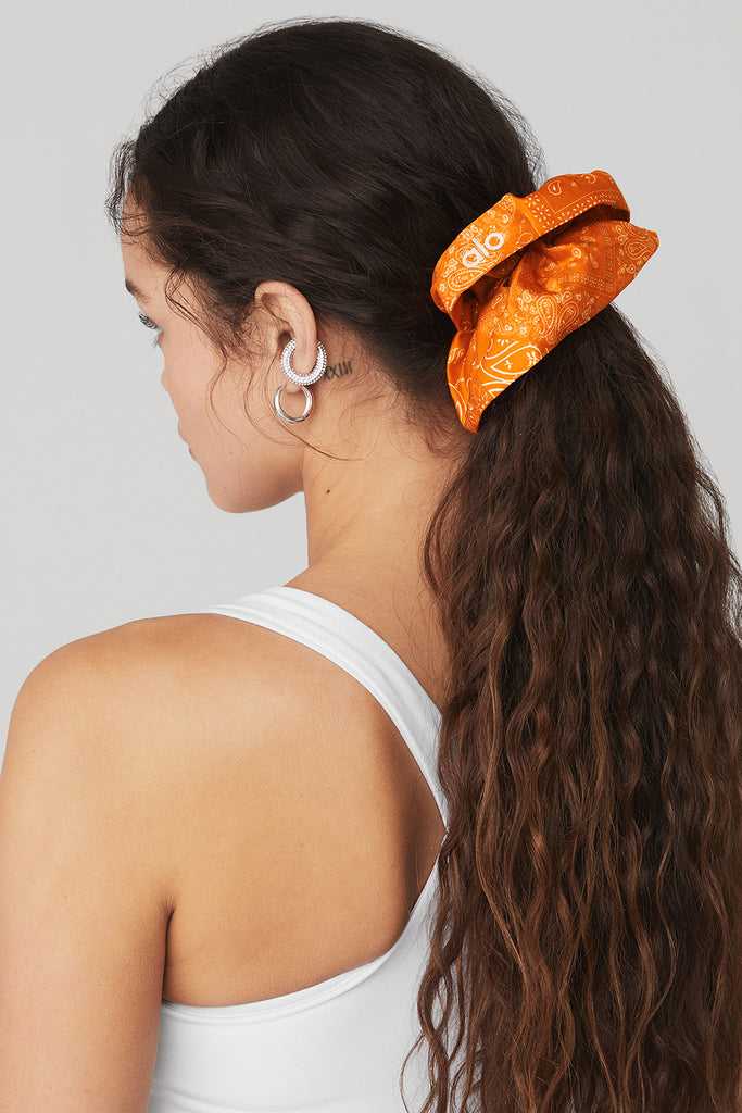 Čelenky Alo Yoga Bandana Oversized Scrunchie Oranžové | MDJXYOA-10